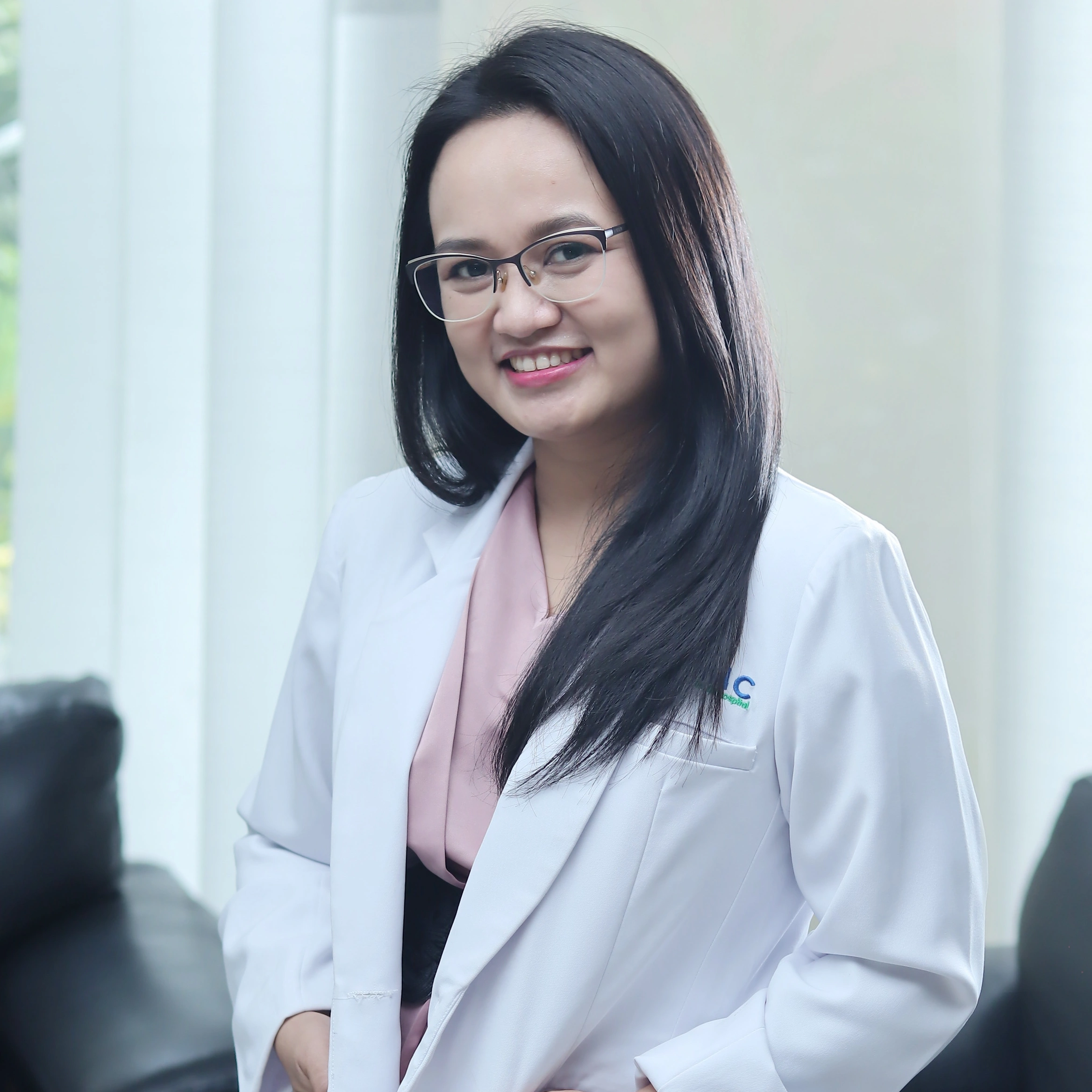 dr. Linda Ivana, Sp.B