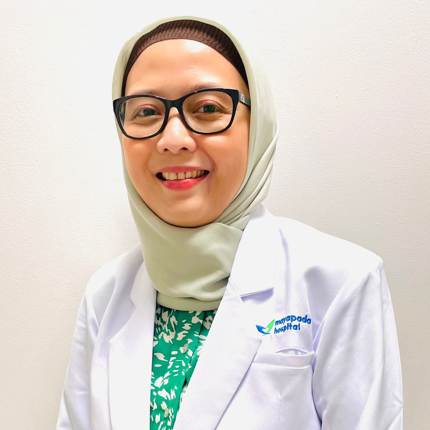 dr. Tina Qadarina , SpTHT.KL